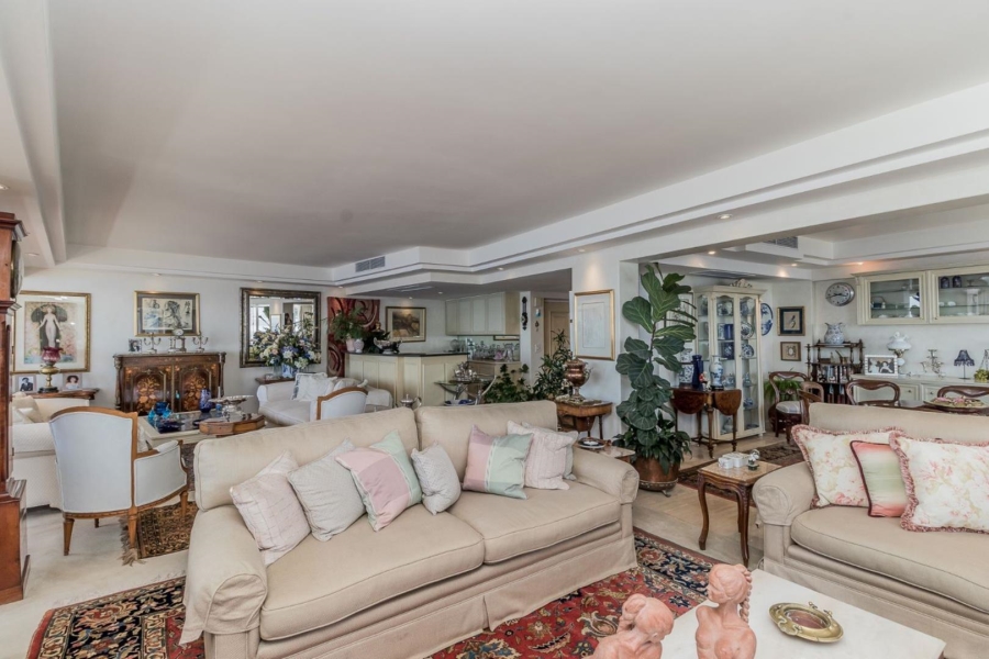 3 Bedroom Property for Sale in Sea Point Western Cape